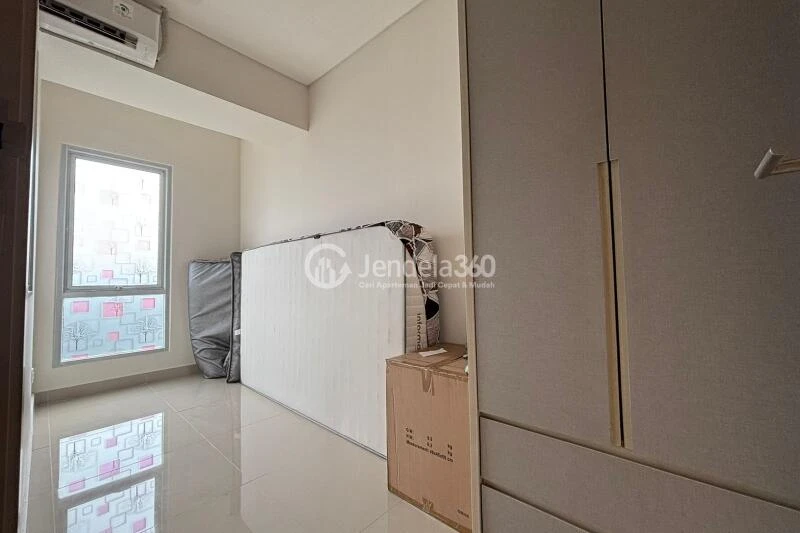 Bedroom 2 Peaceful 2BR Apartment Middle Floor with  View at Paradise Mansion Apartment