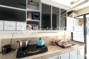 Kitchen 2BR Laguna Pluit Apartment at Tower B