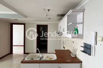 Kitchen Middle Floor 1BR Apartment with City View at Simprug Indah Apartment