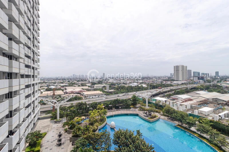 Balcony Trendy Studio Apartment Middle Floor with City View at The Crest West Vista Puri