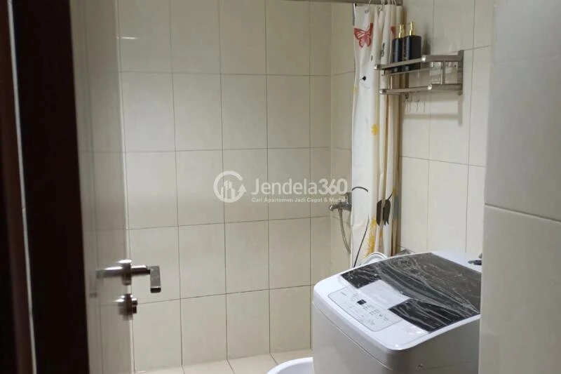 Bathroom Low Floor 3BR Apartment with  View at Vittoria Residence