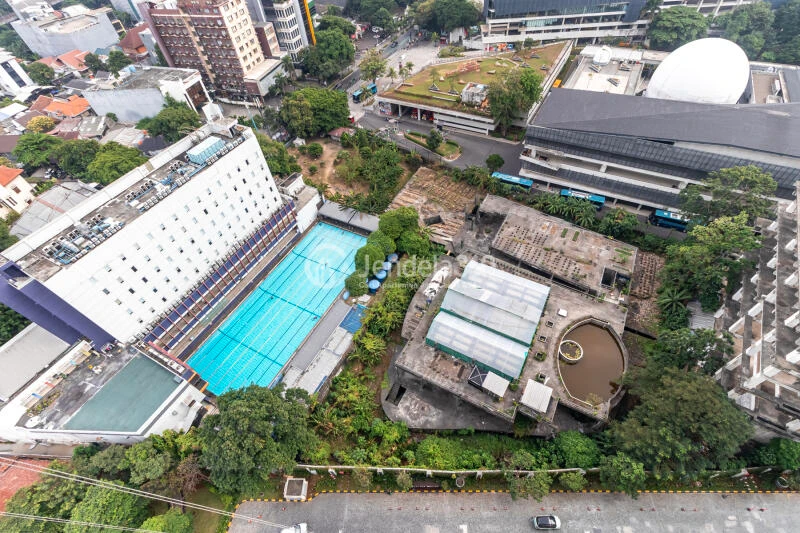 Balcony Low Floor 2BR Apartment with  View at Menteng Park