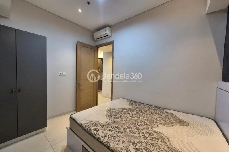 Bedroom 1 Low Floor 2BR Apartment with City View at Taman Anggrek Residence
