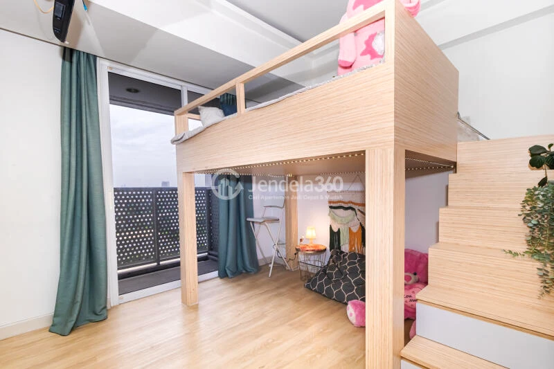 Bedroom Trendy Studio Apartment Middle Floor with City View at The Crest West Vista Puri