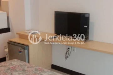 Bedroom Low Floor Studio Apartment with City View at Kebayoran Apartment