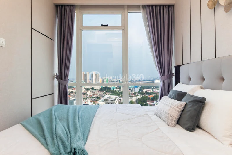Bedroom 1 High Floor 2BR Apartment with City View at Menteng Park