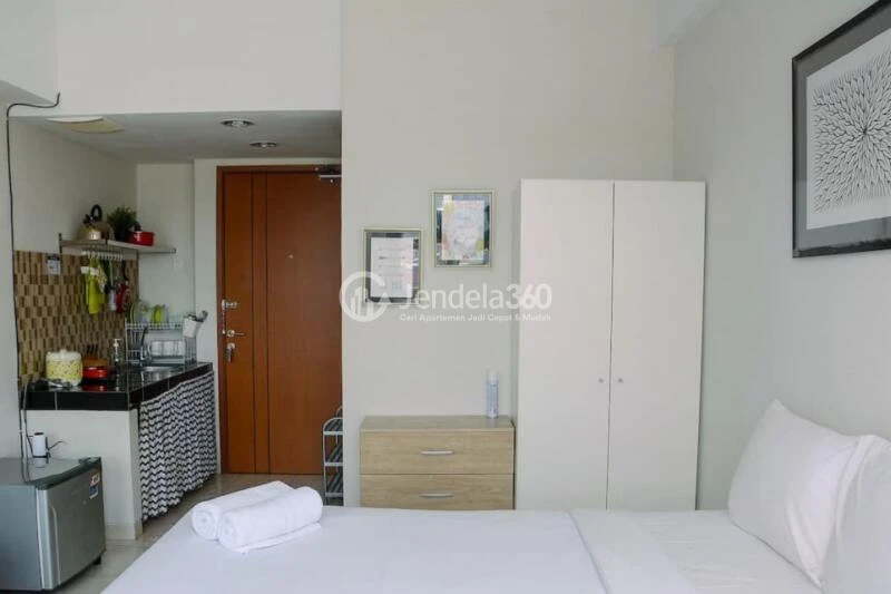 Bedroom Low Floor Studio Apartment with Housing View at Margonda Residence 5