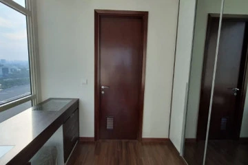 Room Middle Floor 3BR Apartment with Pool View at The Kensington Royal Suites