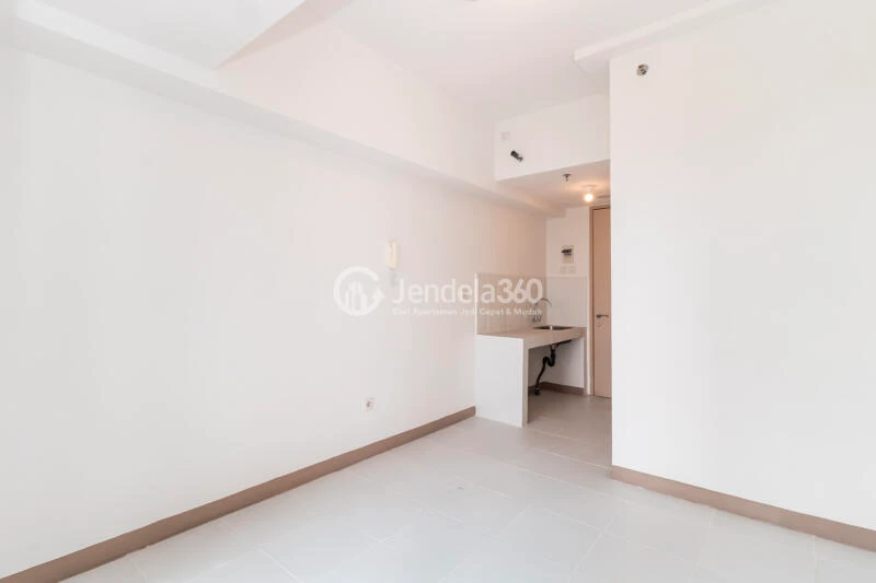 Bedroom Lovely Studio Apartment Middle Floor with City View at Tokyo Riverside Apartment
