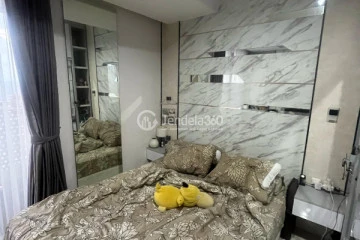 Bedroom Studio The Crest West Vista Puri Apartment at High Floor