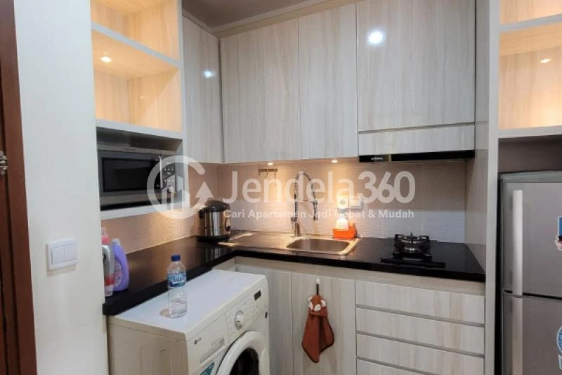 Kitchen 1BR Apartment with City View at Sahid Sudirman Residence