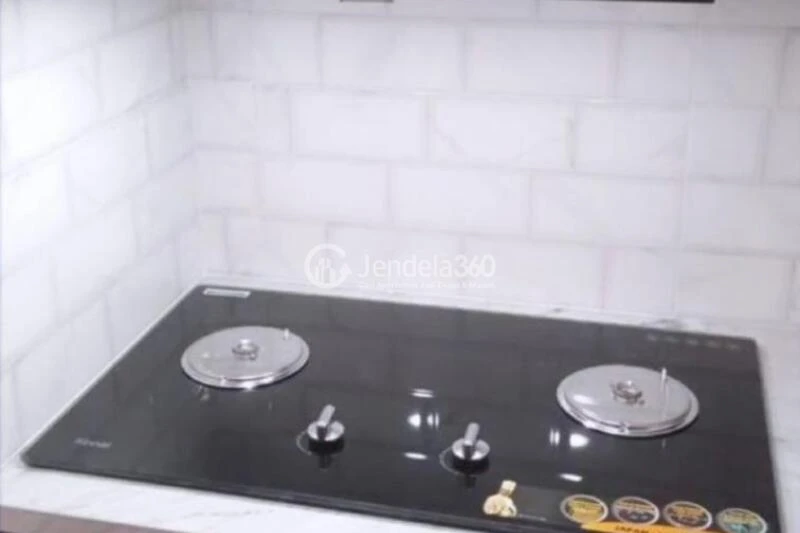 Kitchen 1BR Apartment with City View at Kebayoran Icon Apartment