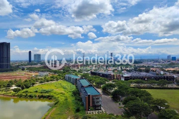Balcony Strategic Location 1BR Apartment Middle Floor with City View at Silkwood Residence
