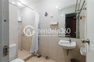 Bathroom Sudirman Park Apartment 2BR View Pool
