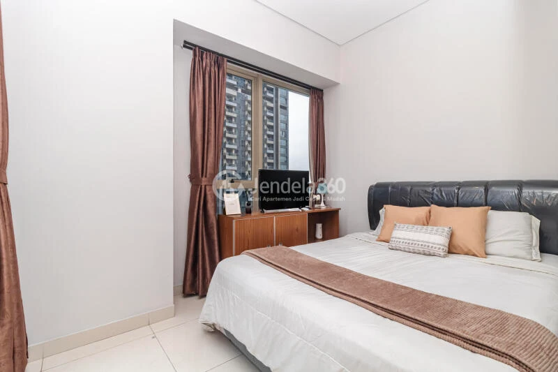Bedroom 1 Low Floor 2BR Apartment with City View at Taman Anggrek Residence