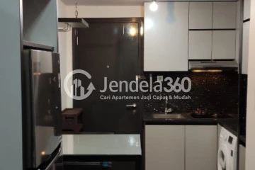 Kitchen 1BR Apartment with City View at Signature Park Grande