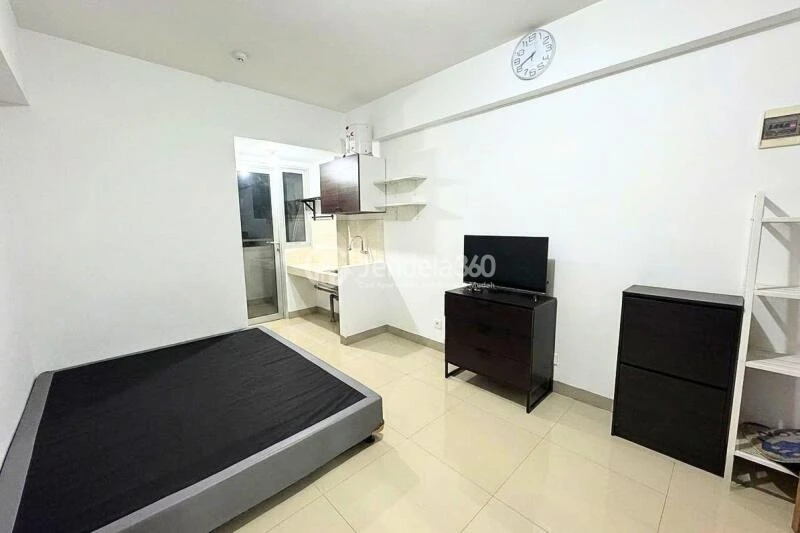 Bedroom Good Deal Studio Apartment Middle Floor with City View at Bintaro Park View