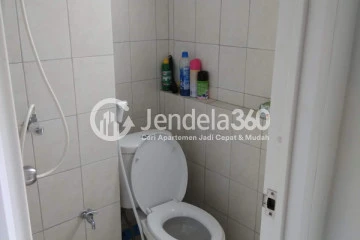 Bathroom Fancy Studio Apartment Middle Floor with Mountain View at Bintaro Park View