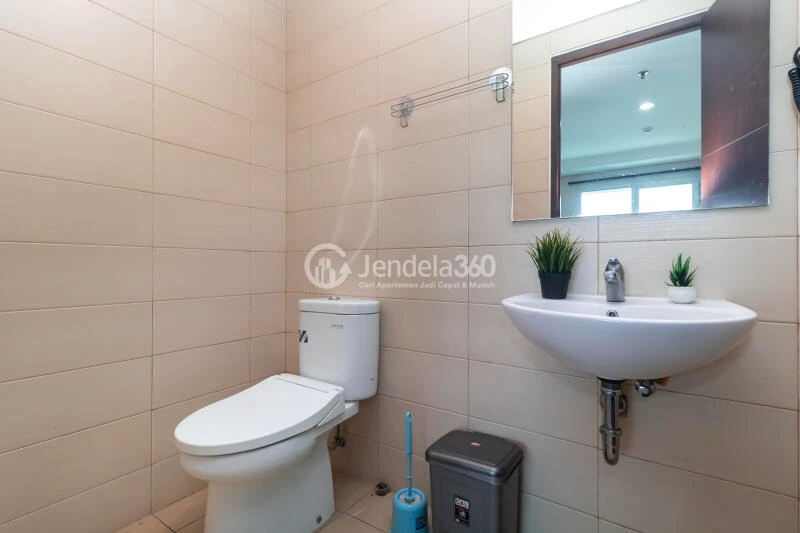 Bathroom 2BR Sky Terrace Apartment at Tower Pecatu