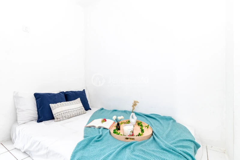 Bedroom 2 Middle Floor 2BR Apartment with City View (Barat) View at Pancoran Riverside Apartment