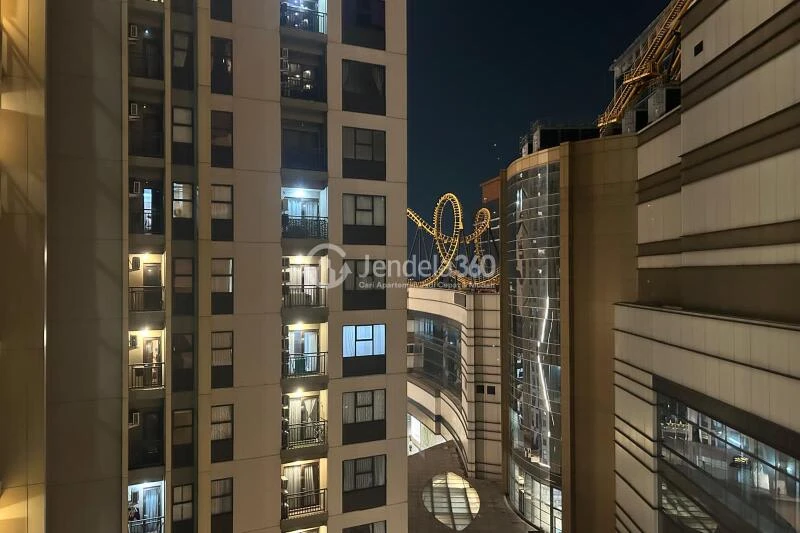 Balcony Studio Apartment with Mall Wall View at Transpark Cibubur Apartment