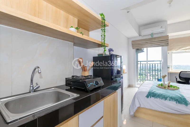 Kitchen High Floor Studio Apartment with  View at Serpong Garden Apartment