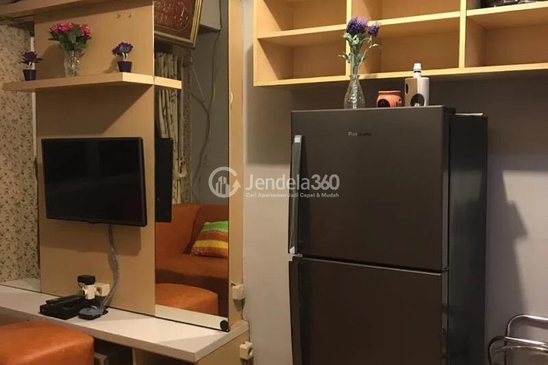 Kitchen 2BR Apartment with  View at Gateway Apartment