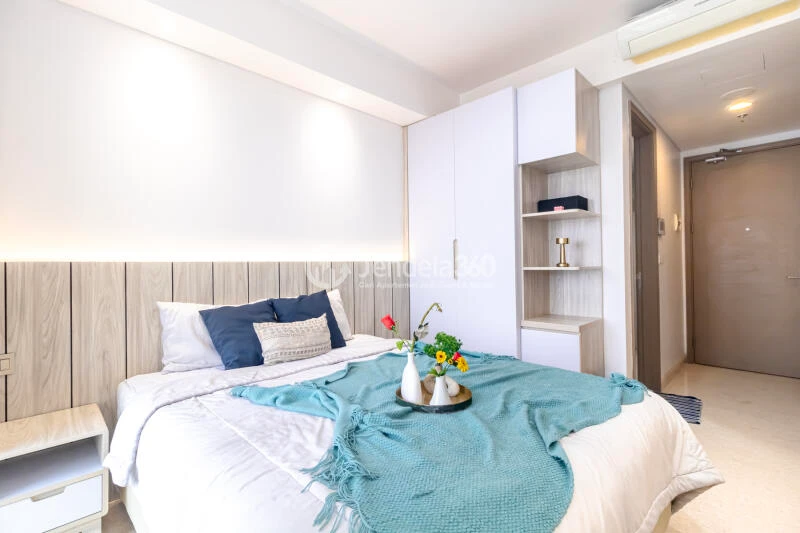 Bedroom Decorative Studio Apartment at Gold Coast Apartment Tower Bahama