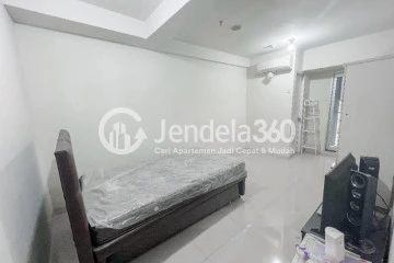 Bedroom Middle Floor Studio Apartment with  View at Oak Tower Apartment