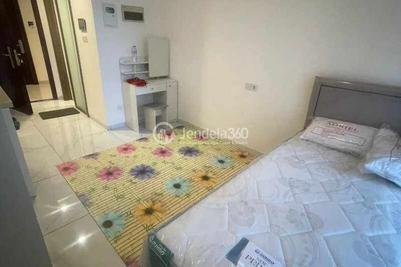 Bedroom Low Floor Studio Apartment with  View at Sky House Alam Sutera