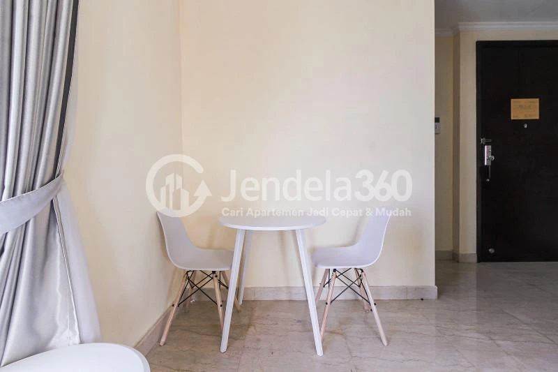 Living Room Menteng Park 1BR View City