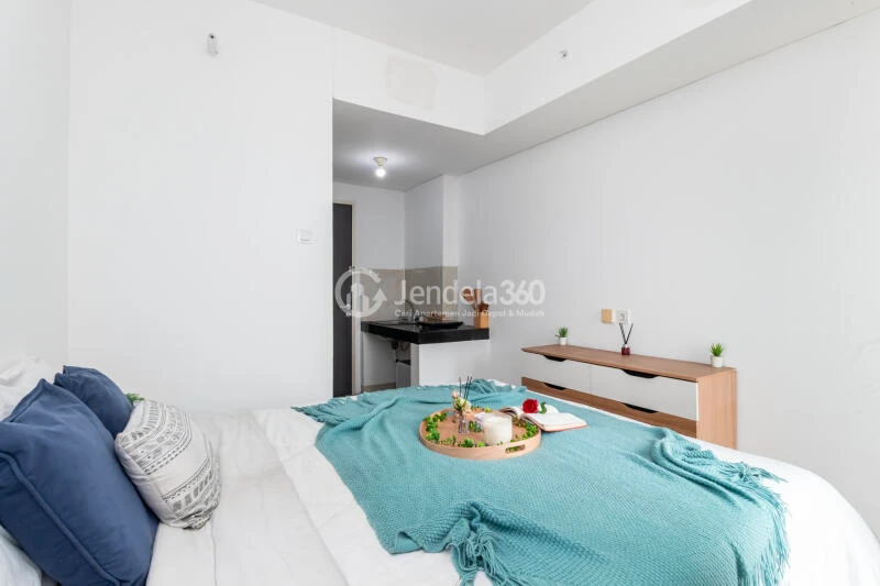 Bedroom Middle Floor Studio Apartment with  View at Serpong Garden Apartment