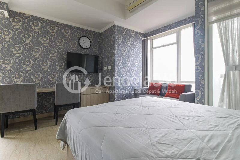 Bedroom Restful 1BR Apartment High Floor with City View at Menteng Park