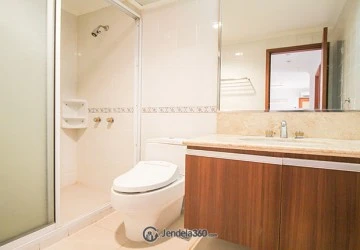 Bathroom 3BR Menteng Regency Apartment at Tower 1