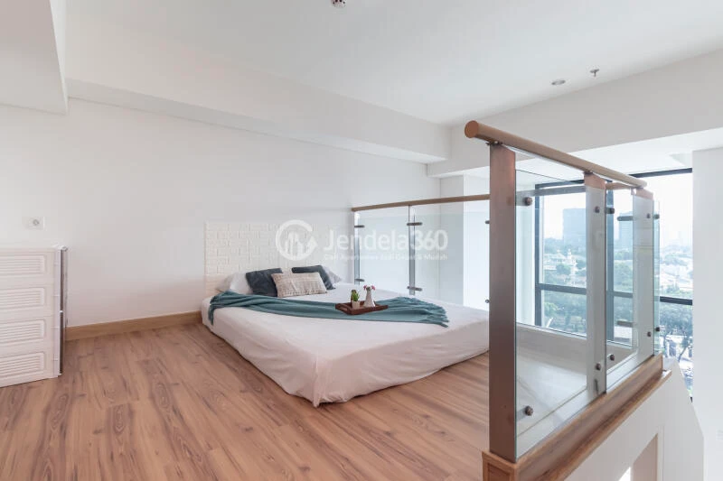 Bedroom Studio Apartment with City View at Southgate Residence