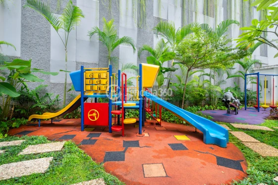 Outdoor Playground - Signature Park Grande
