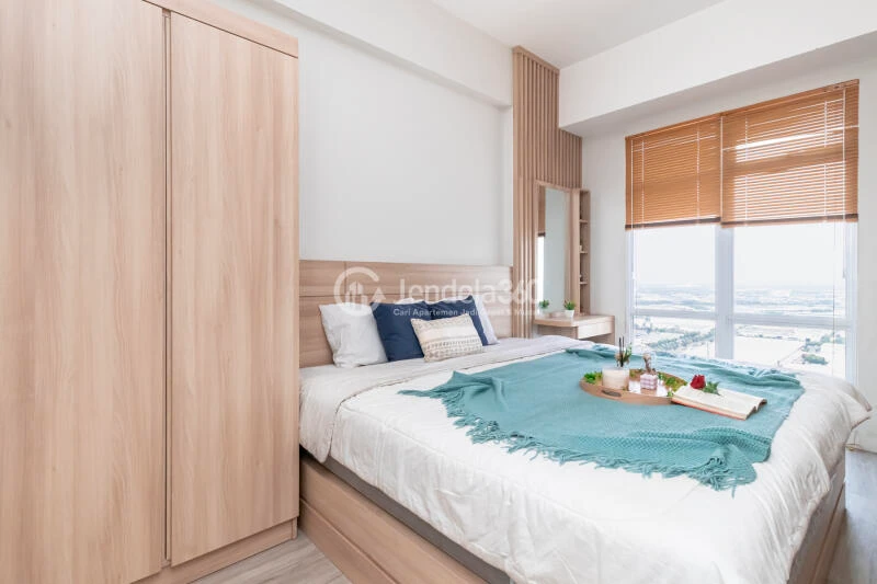 Bedroom 1BR Vasanta Innopark Apartment at High Floor