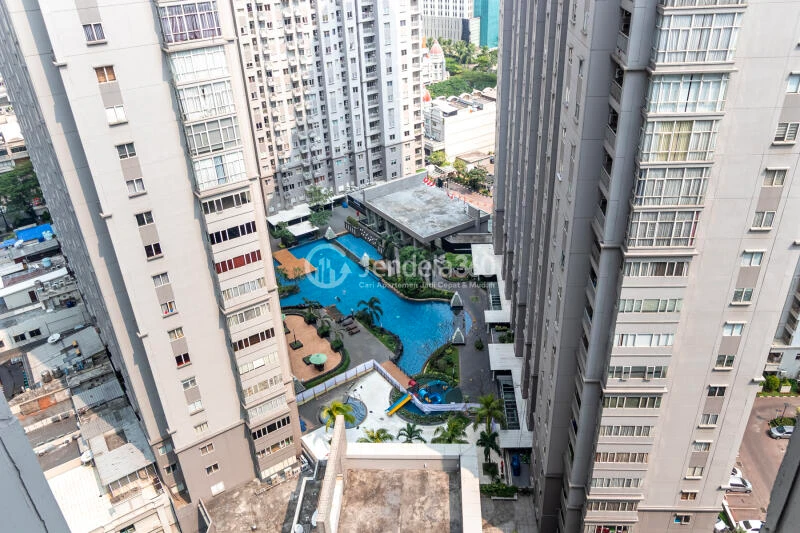 Balcony Tidy 1BR Apartment High Floor with City View at Mediterania Garden Residence 1