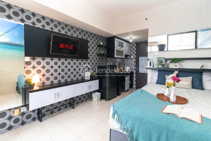 Bedroom Low Floor Studio Apartment with City View at Serpong Green View Apartment