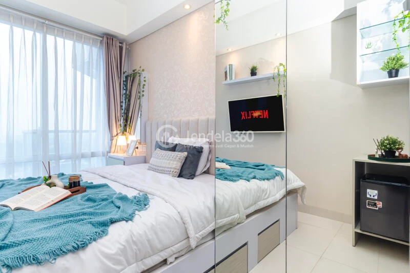 Bedroom Middle Floor Studio Apartment with City View at Puri Mansion