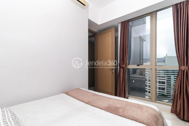 Bedroom 1 Low Floor 2BR Apartment with City View at Taman Anggrek Residence