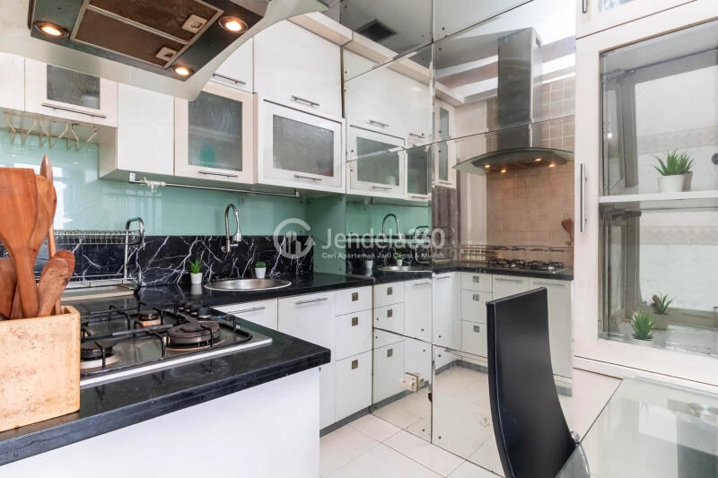Kitchen 3BR Apartment with  View at Casablanca Mansion