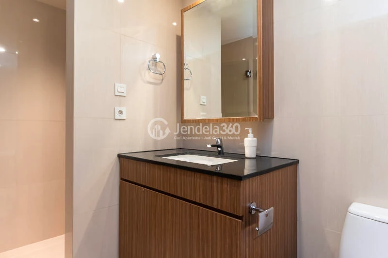 Bathroom Low Floor 3BR Apartment with  View at Branz Mega Kuningan Apartment