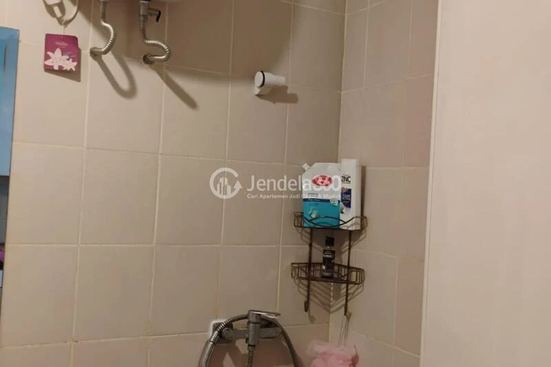 Bathroom Lovely Studio Apartment Middle Floor with  View at Parahyangan Residence