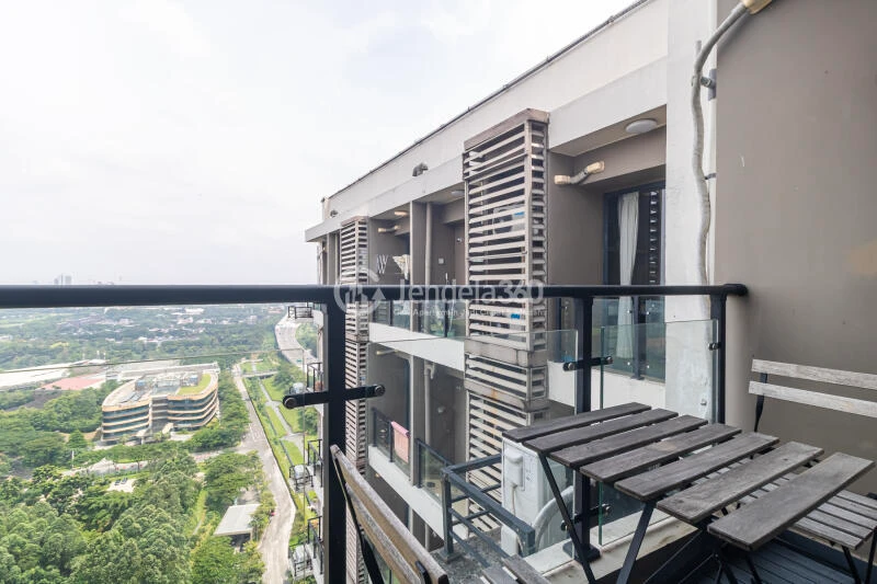 Balcony Studio Apartment with City View at Sky House BSD Apartment