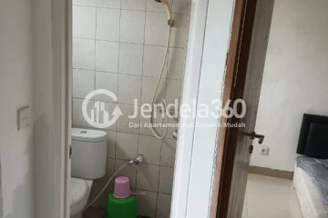 Bathroom Low Floor 2BR Apartment with City View at Bintaro Park View