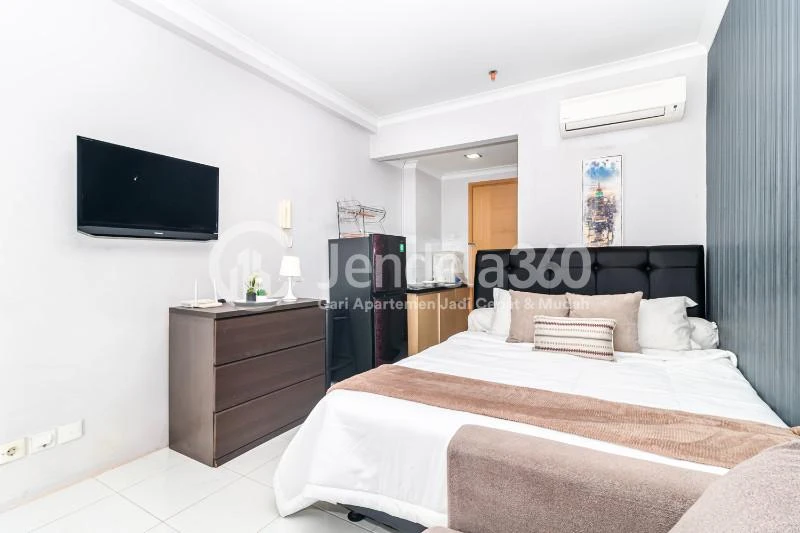 Bedroom Low Floor Studio Apartment with City View at Signature Park Apartment