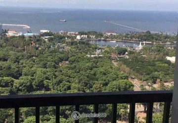 Balcony Restful 1BR Apartment Low Floor with City view View at Northland Ancol Residence