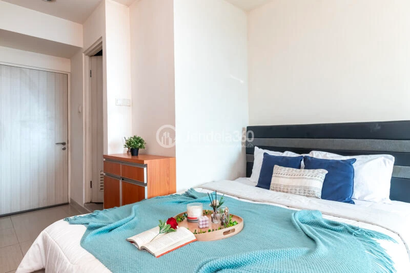 Bedroom Relaxed Studio Apartment at Grand Kamala Lagoon Apartment High Floor