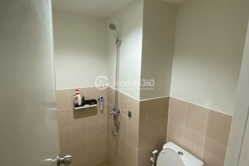 Bathroom 2BR Apartment with  View at Podomoro Golf View Apartment